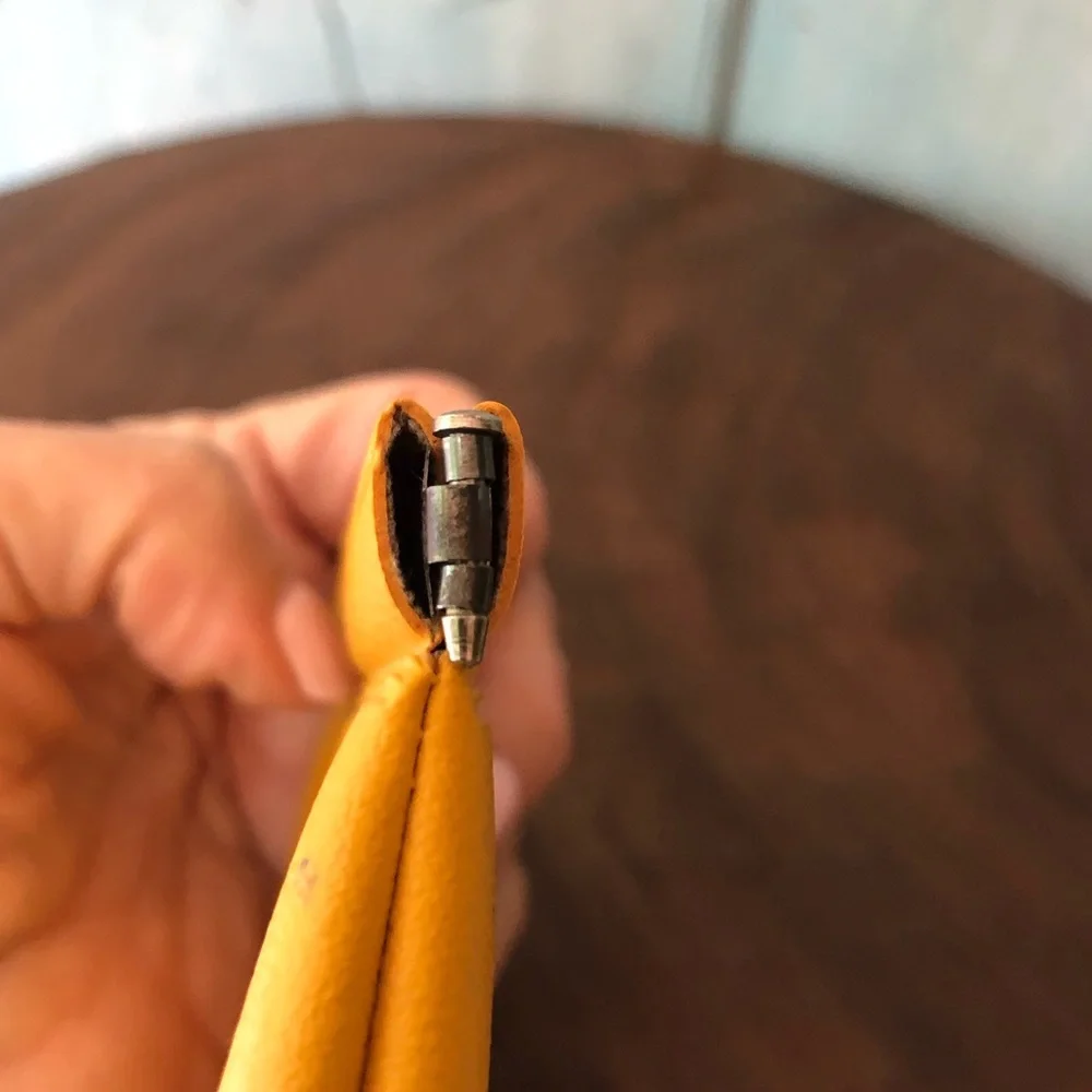 Vintage 1950’s “cosmetiques” mustard pouch for purse w/silver script & pictures - Picture 10 of 11